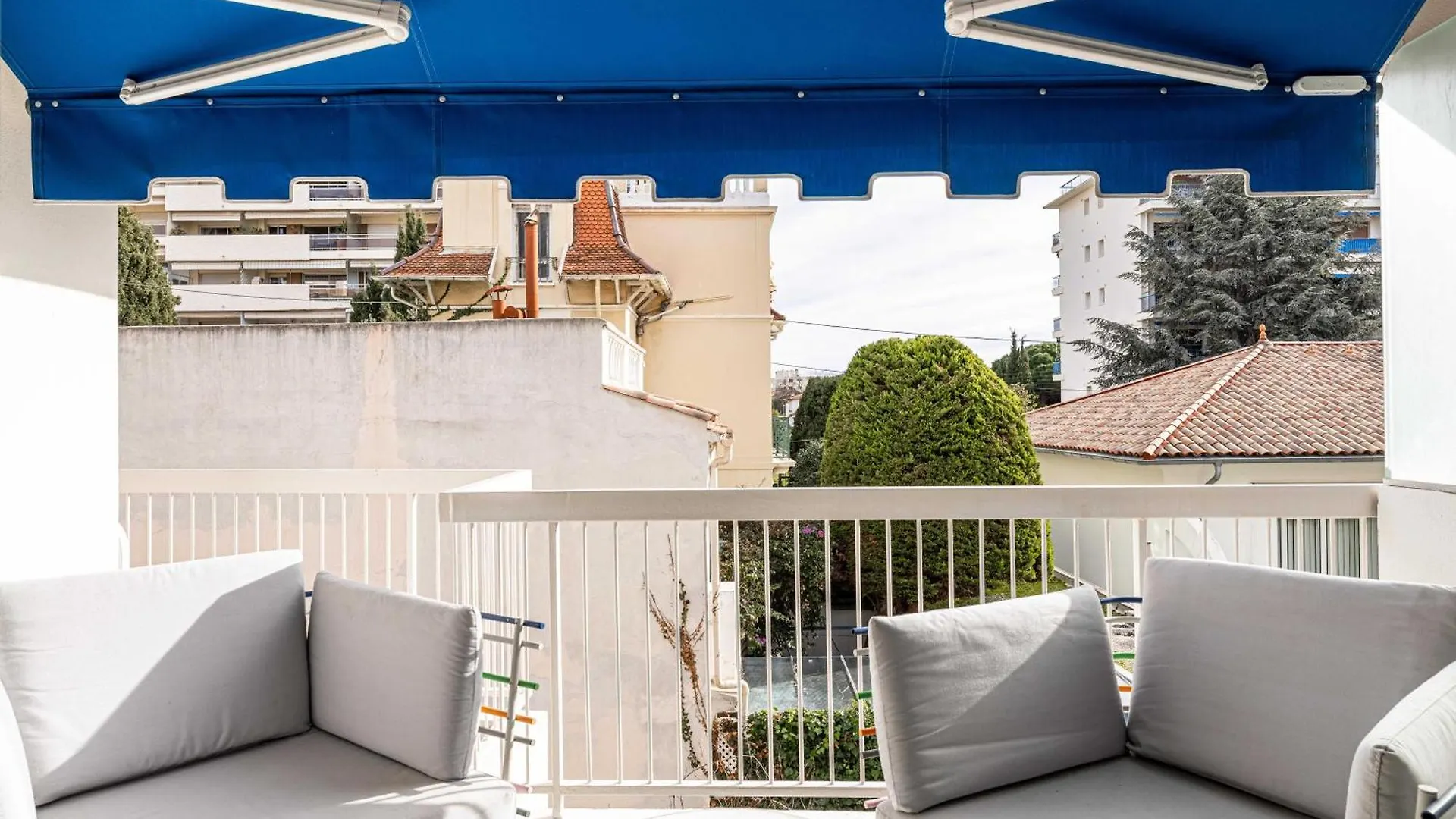 Beautiful Apartment With Sunny Terrace Cannes France