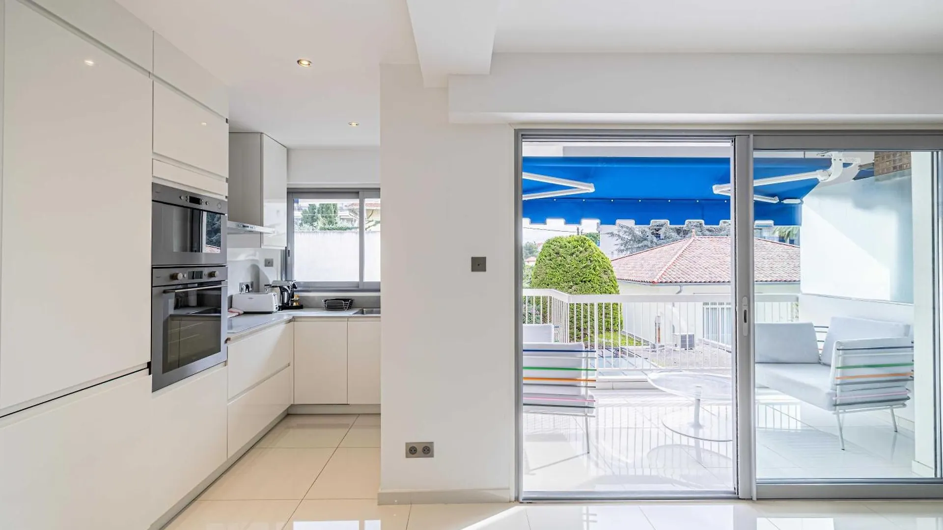 Beautiful Apartment With Sunny Terrace カンヌ