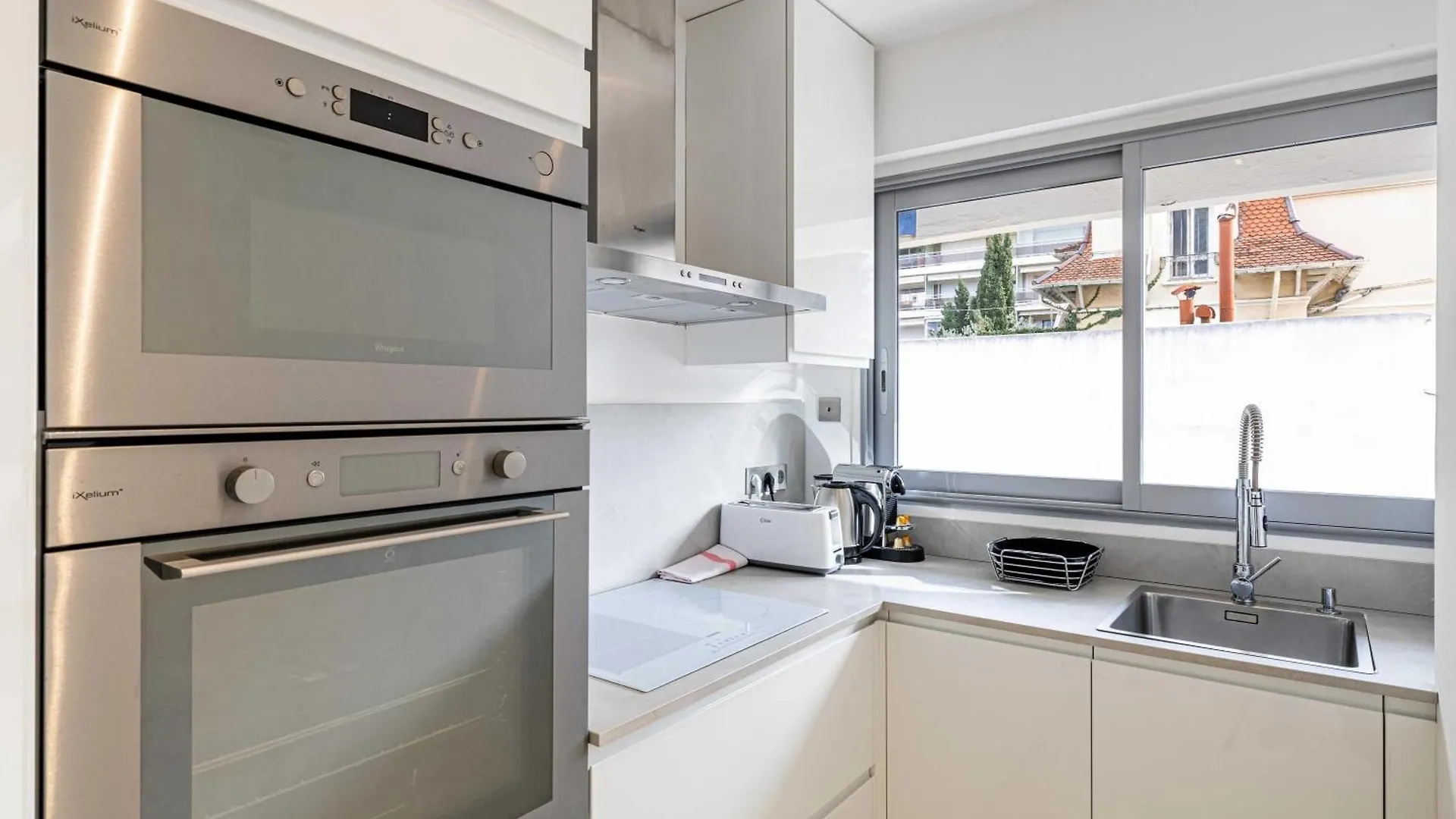 Beautiful Apartment With Sunny Terrace Cannes France